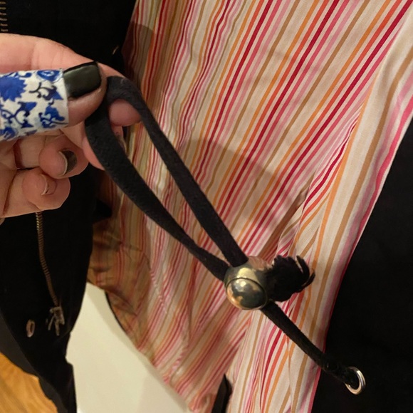 Gap • Women’s Down-Filled Parka - Picture 10 of 14